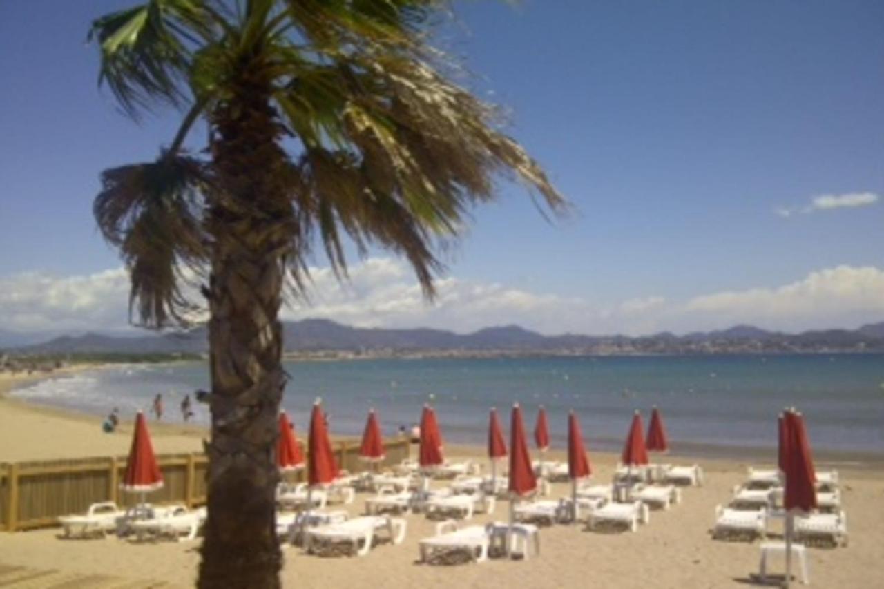 Superb Apartment With Balcony Near The Beach Saint-Raphaël Eksteriør billede